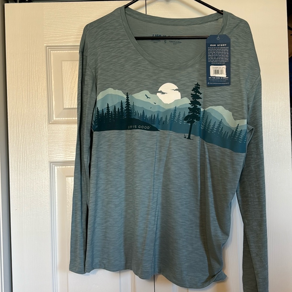 NWT, life is good size small.